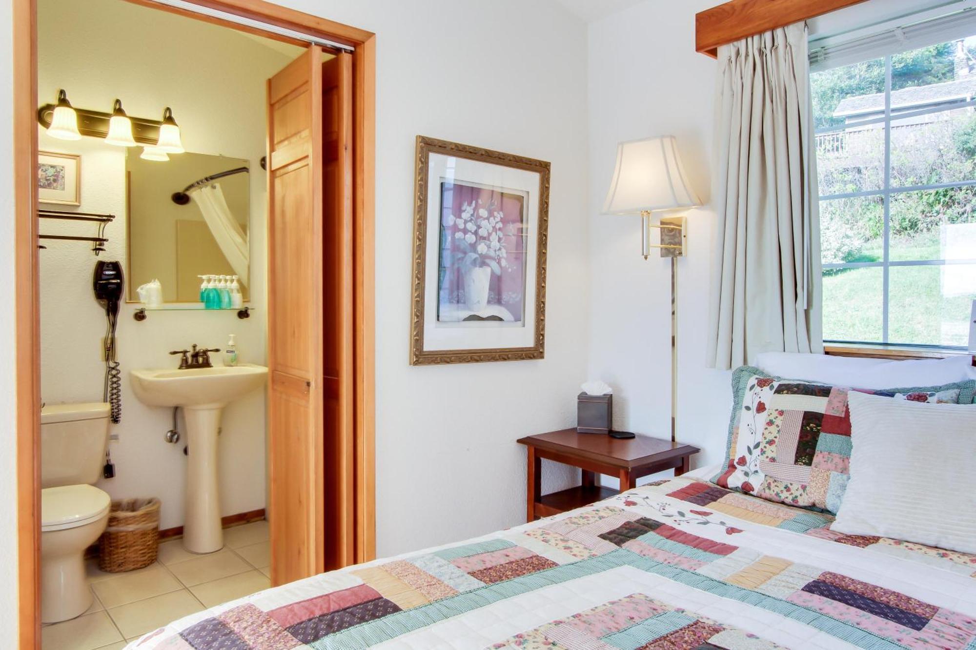 Ocean Cove Inn Yachats Bagian luar foto