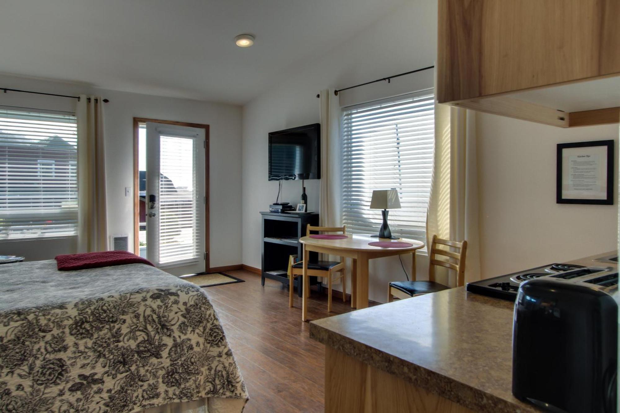 Ocean Cove Inn Yachats Bagian luar foto