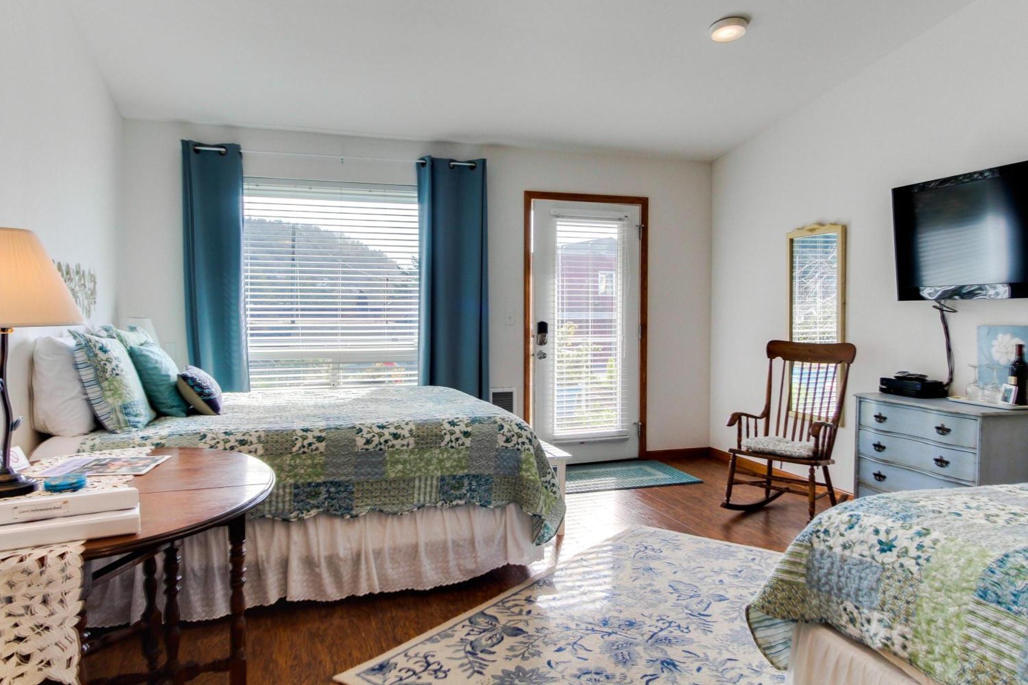 Ocean Cove Inn Yachats Bagian luar foto