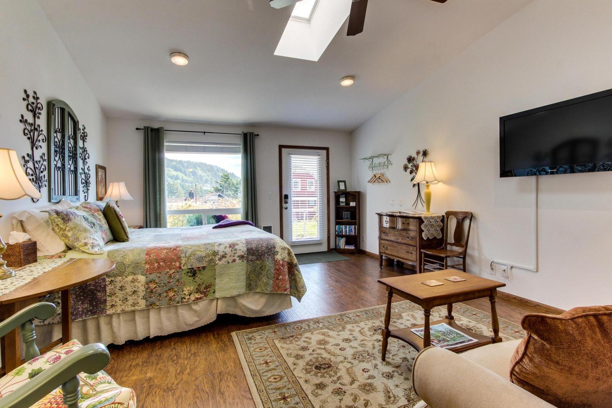 Ocean Cove Inn Yachats Ruang foto