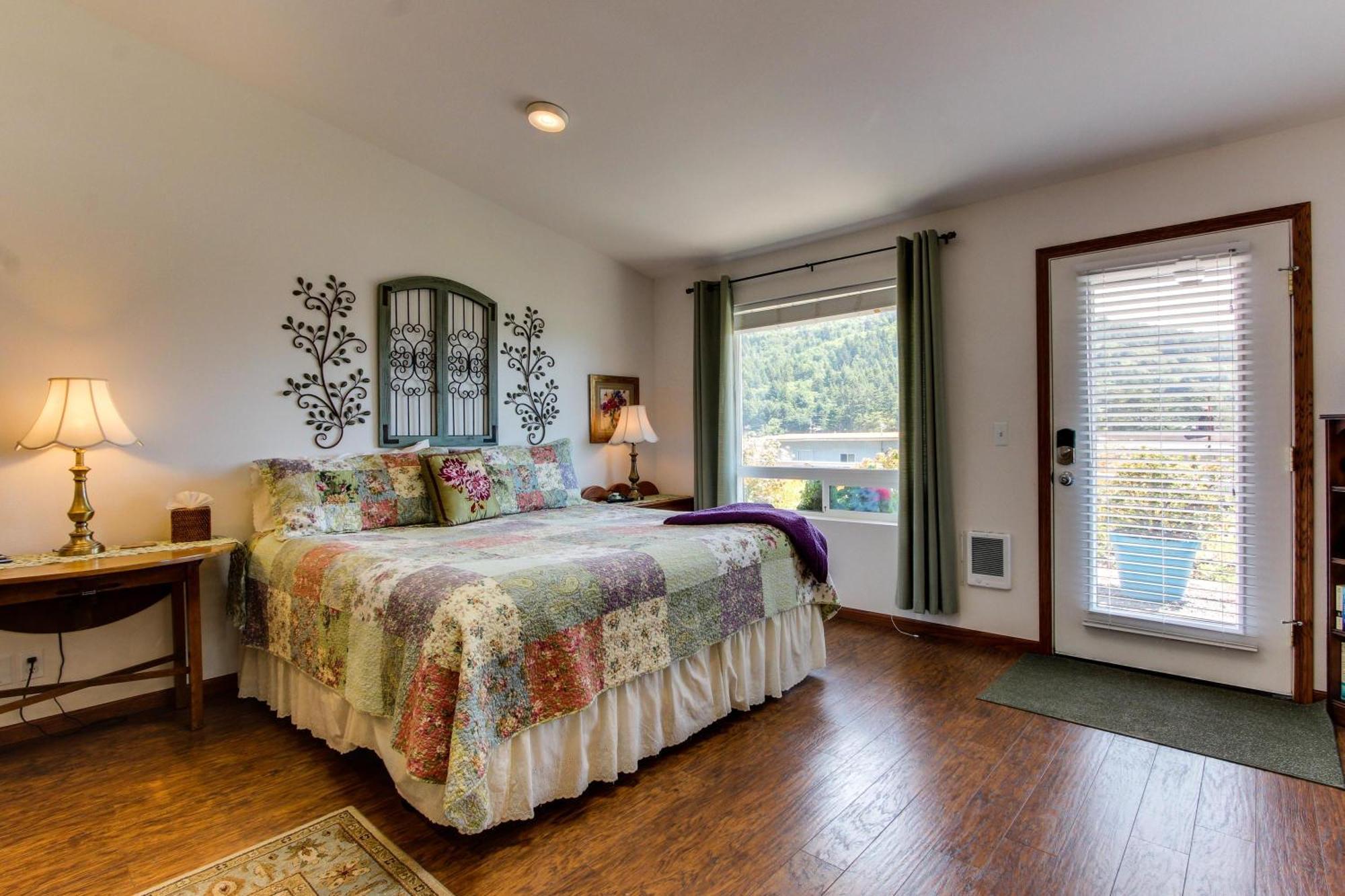 Ocean Cove Inn Yachats Bagian luar foto