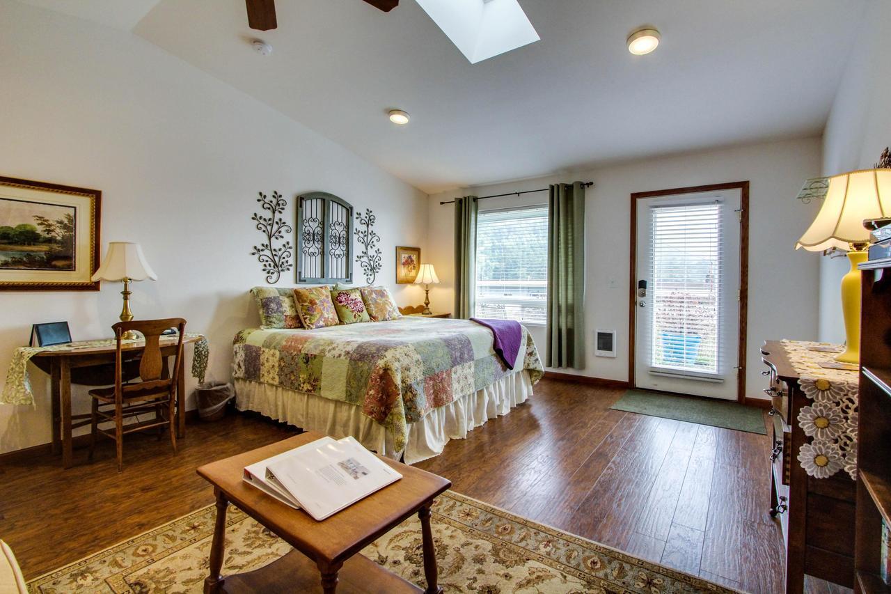 Ocean Cove Inn Yachats Bagian luar foto