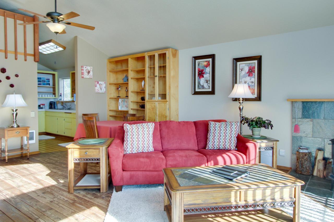 Ocean Cove Inn Yachats Bagian luar foto