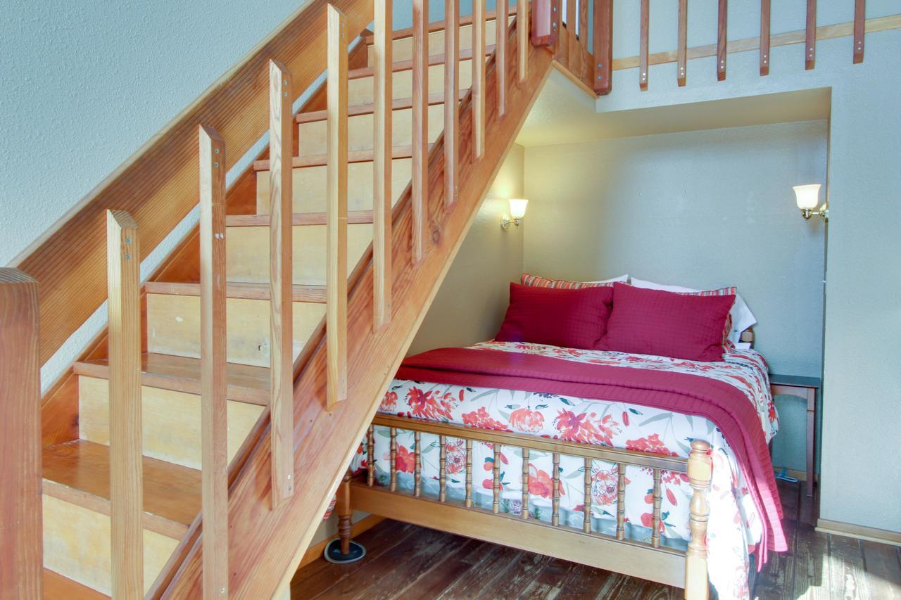 Ocean Cove Inn Yachats Bagian luar foto