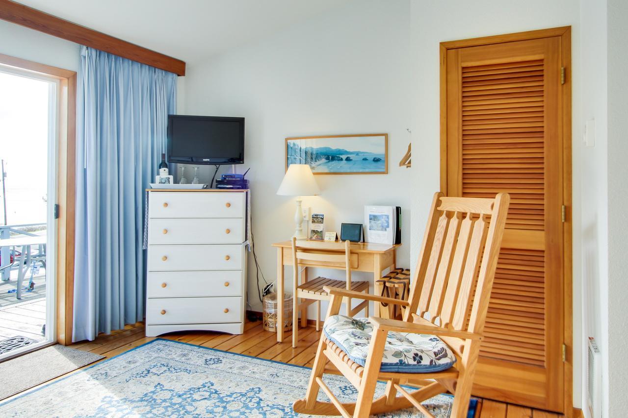Ocean Cove Inn Yachats Bagian luar foto