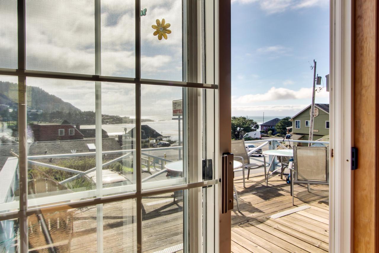 Ocean Cove Inn Yachats Bagian luar foto